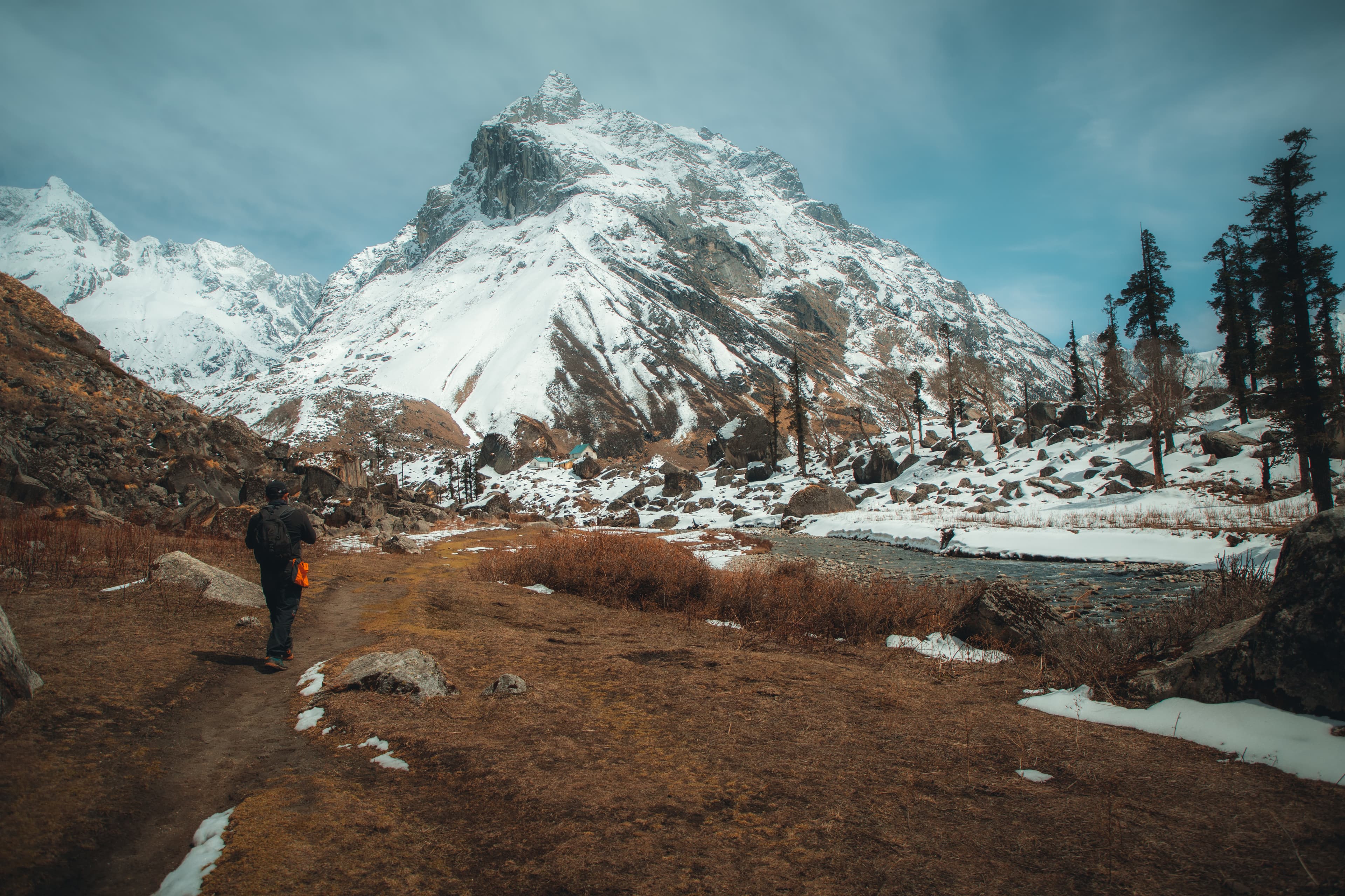 Dayara Bugyal Trek right top