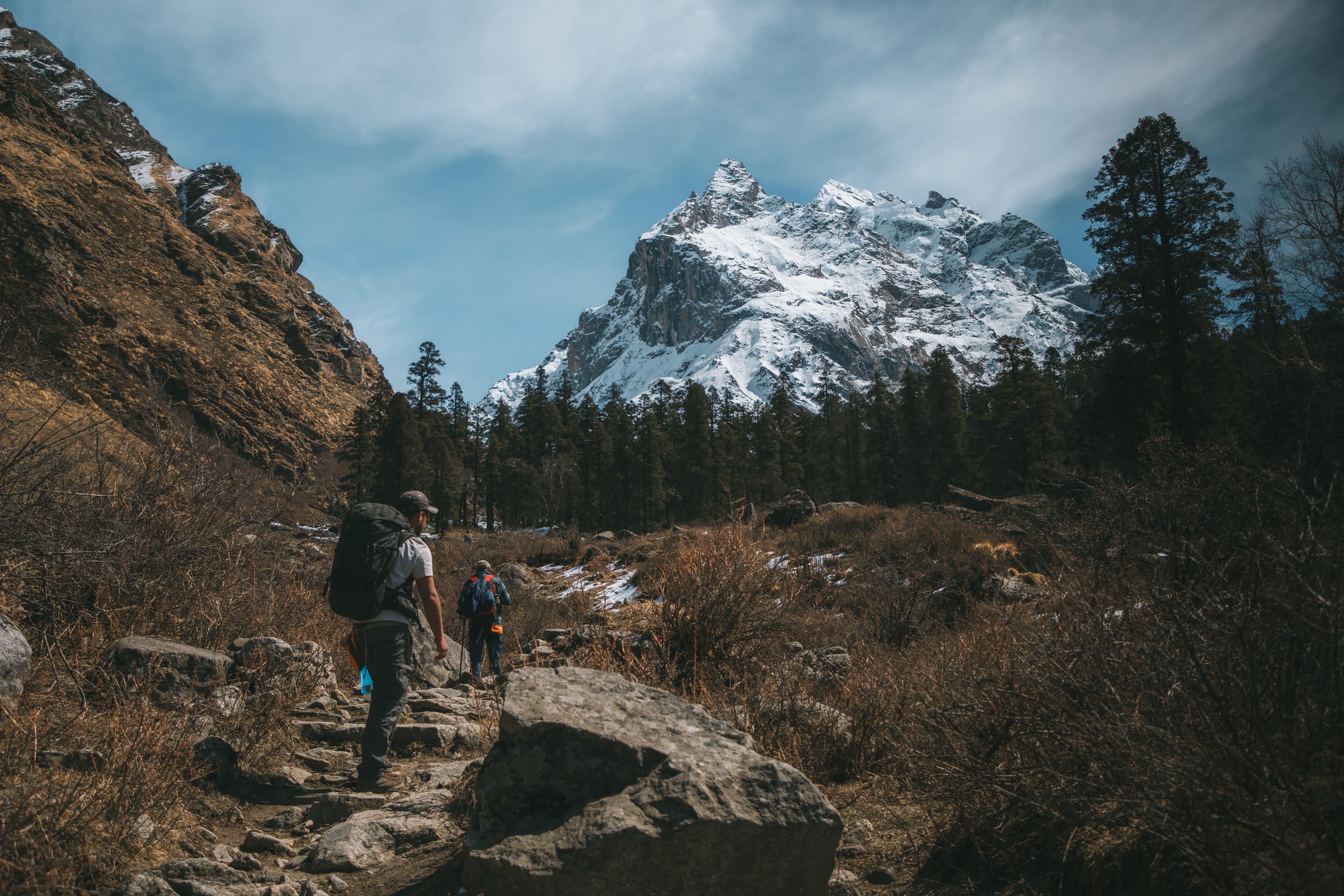 Dayara Bugyal Trek right bottom left